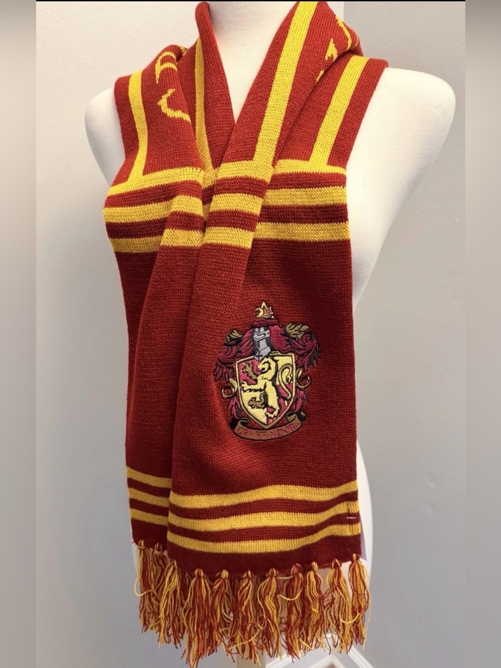 Harry Potter Gryffindor Scarf Universal Studios Discontinued Collected Rare NWT